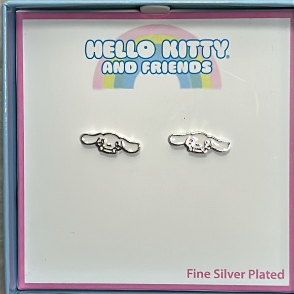 Hello Kitty and Friends cinnamonrolls stud earrings - Picture 1 of 7